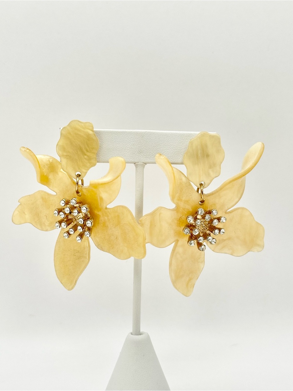 Brielle Soft Yellow Flower Statement Earrings - Picture 4 of 6